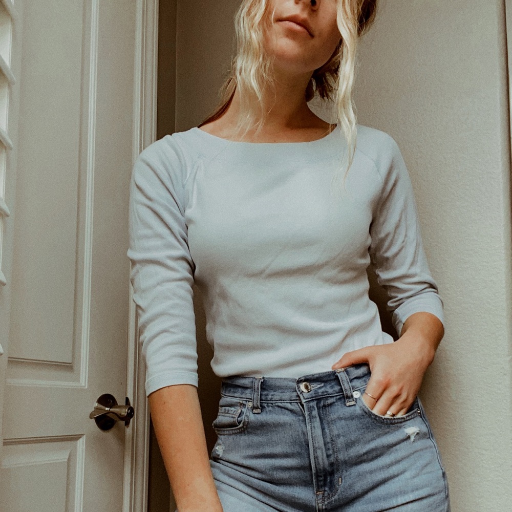 Quarter sleeve top